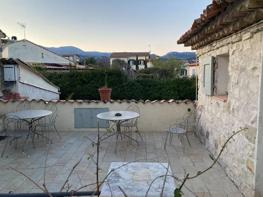 דירות לה קול-סור-לופ Agreable Chambre D'Hotes Avec Vue Sur Les Collines מראה חיצוני תמונה